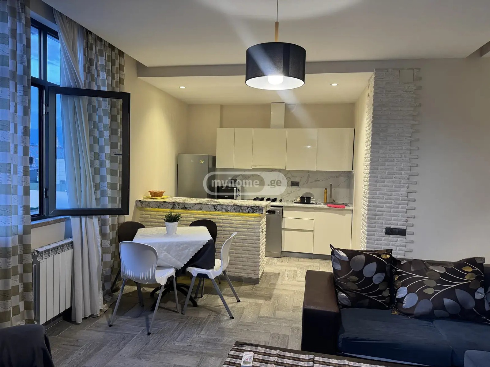რუსთაველის ქ.  - 3 rooms