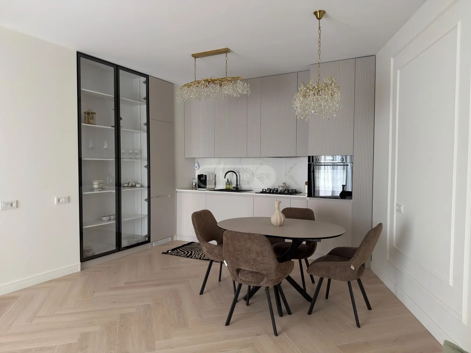 მარშალ გელოვანის გამზ.  - 3 rooms