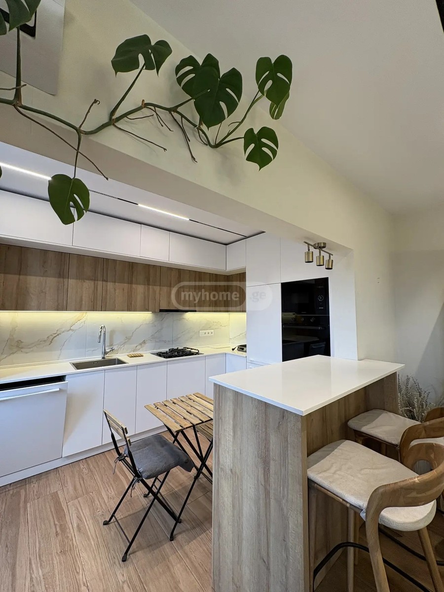 სამტრედიის ქ. 2 - 5 rooms