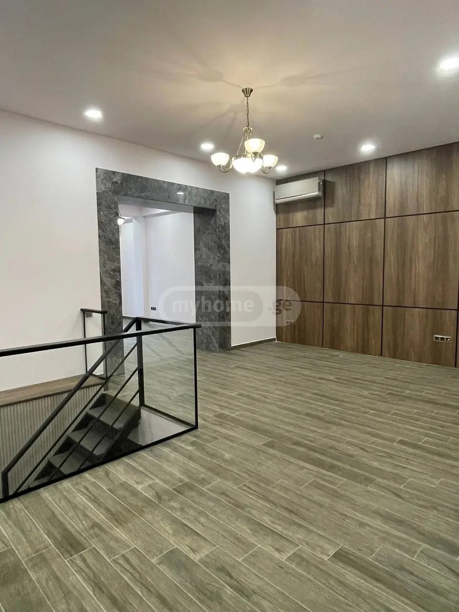 რუსთაველის ქ. 2 - 4 rooms