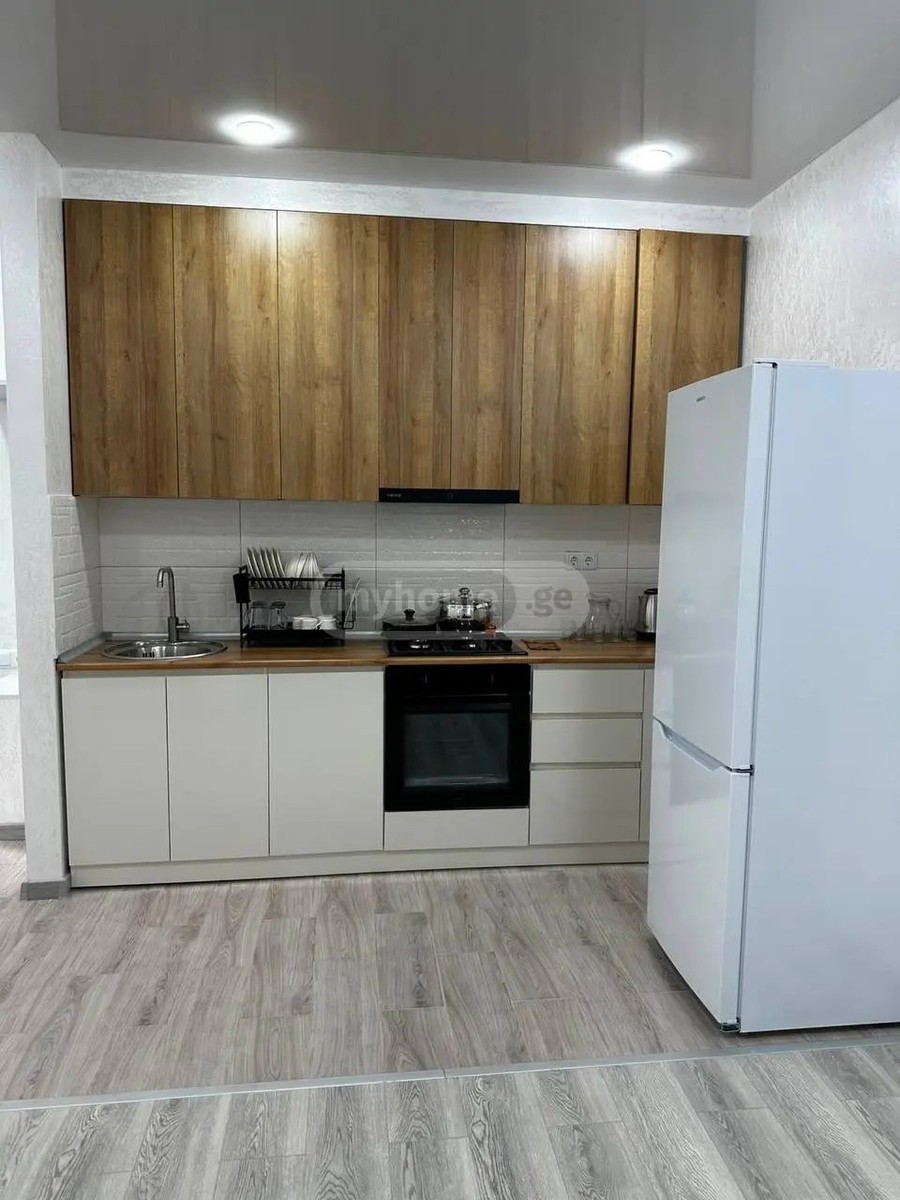 აღმაშენებლის ქ.  - 3 rooms