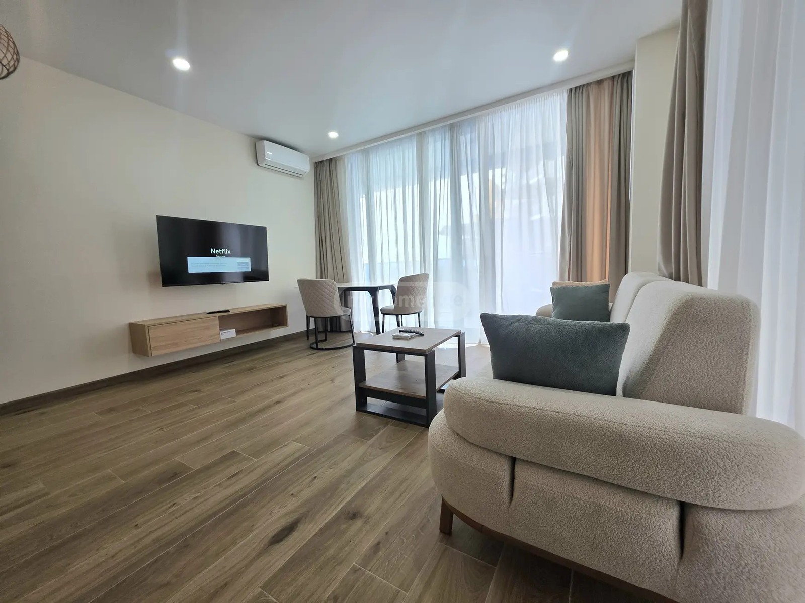 კაჩინსკი ლ. და მ. ქ. 17 - 2 rooms