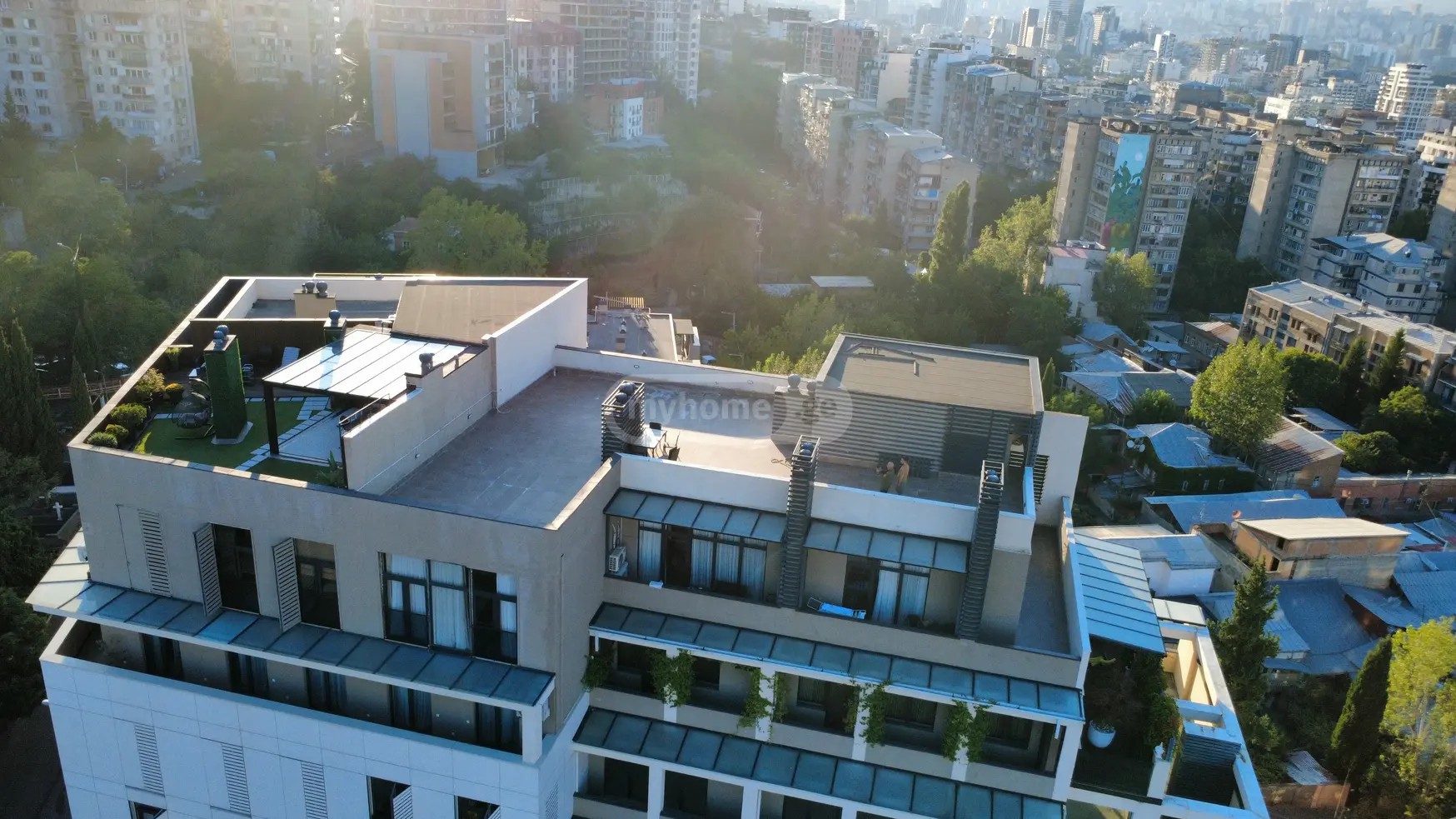 პეტრიაშვილის ქ. 46 - 6 rooms