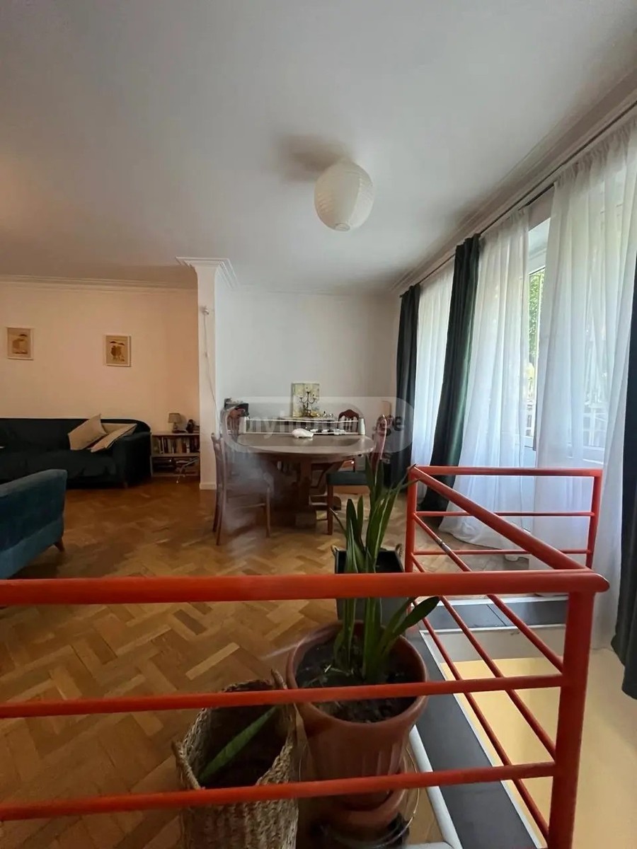 მიცკევიჩი ა. ქ. 1 - 5 rooms