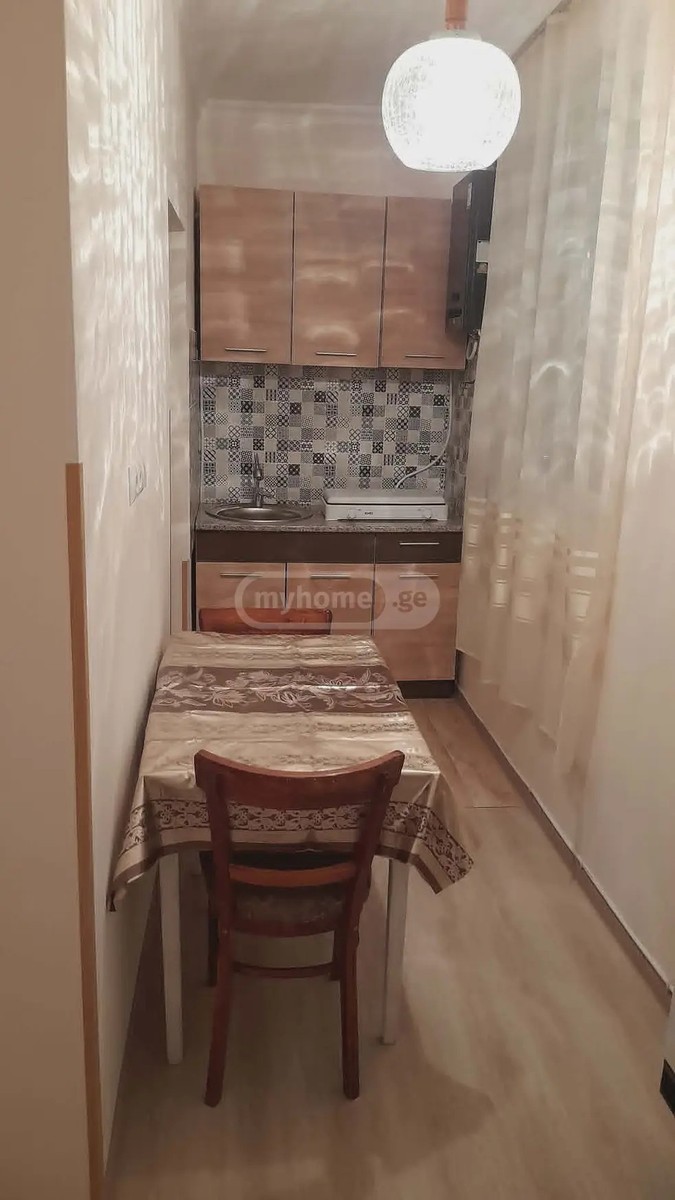 ახალგაზრდობის გამზ. 3 - 1 rooms