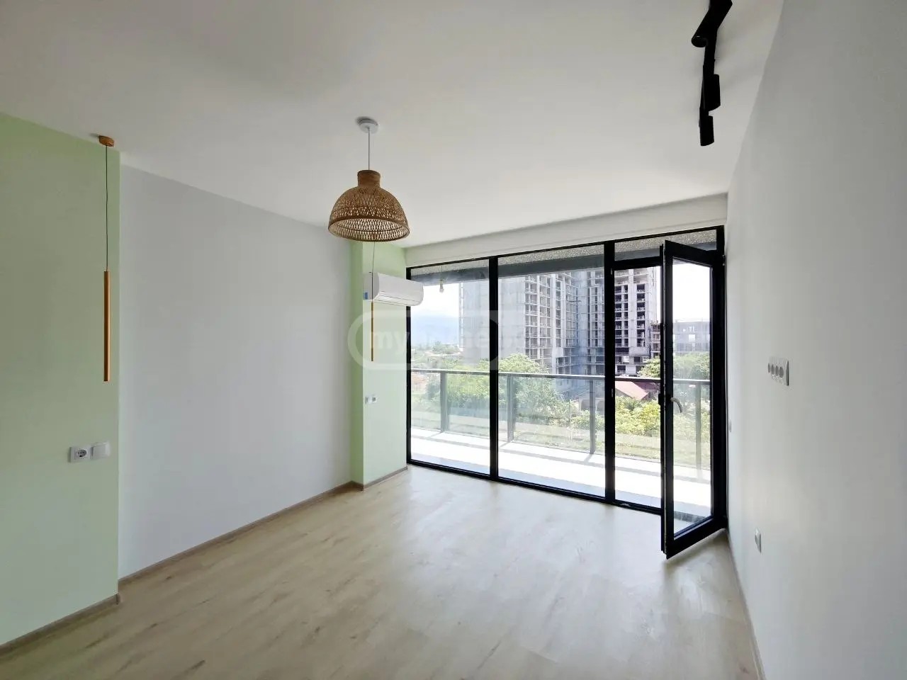 ზღვისპირის ქუჩა 6 - 1 rooms