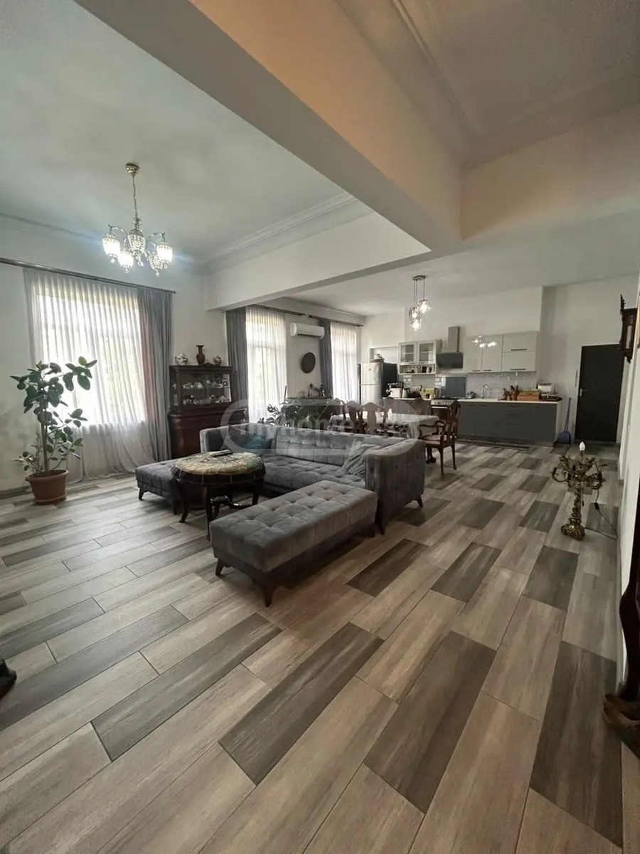 კოსტავა მ. ქ.  - 4 rooms