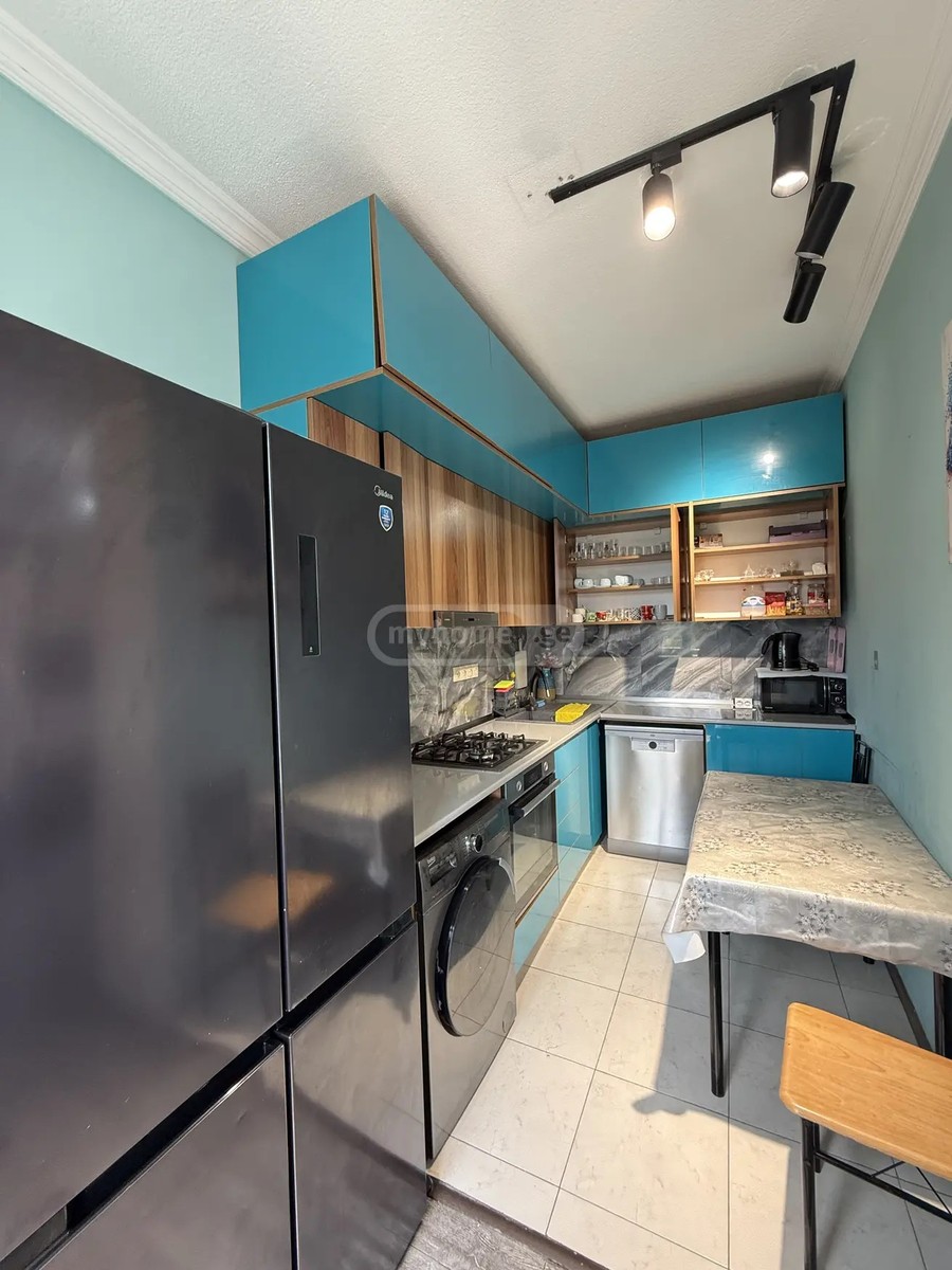 ლეონიძის ქ. 4ე - 4 rooms