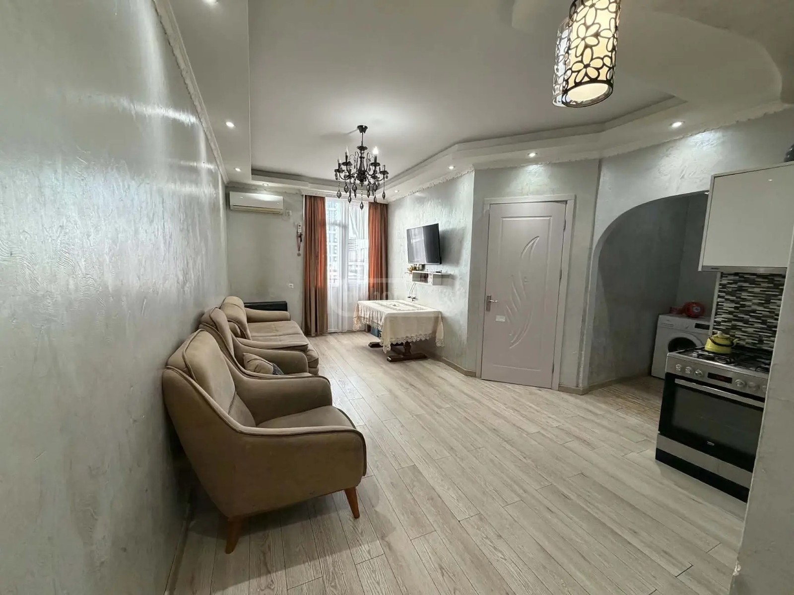 ლეონიძის ქ. 5 - 2 rooms