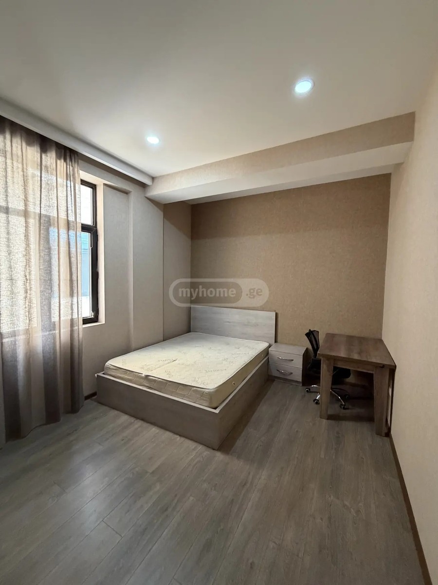 ჭიაურელი მ. ქ. 9 - 3 rooms