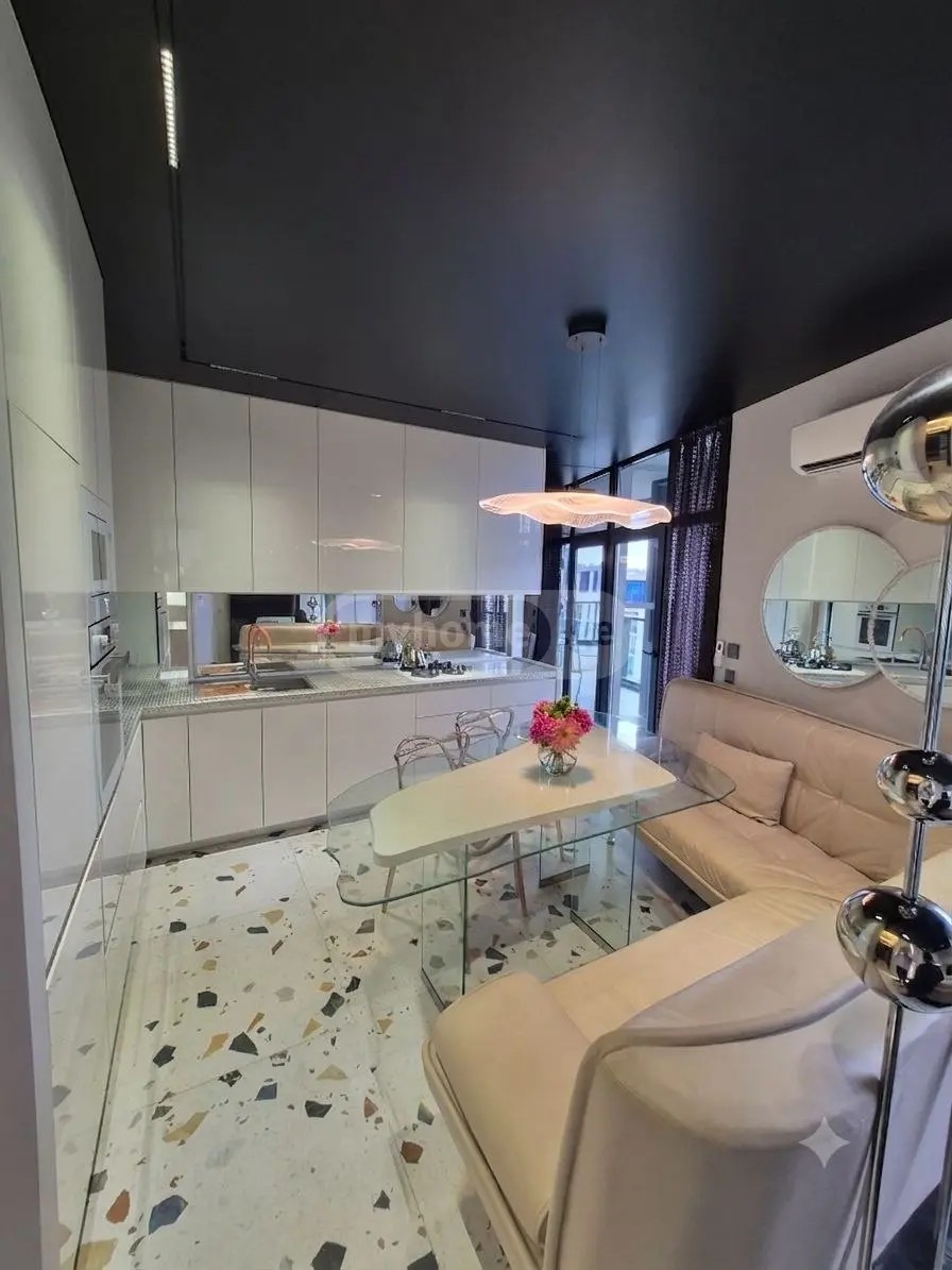 აბუსერიძე ტ. ქ. 20 - 3 rooms