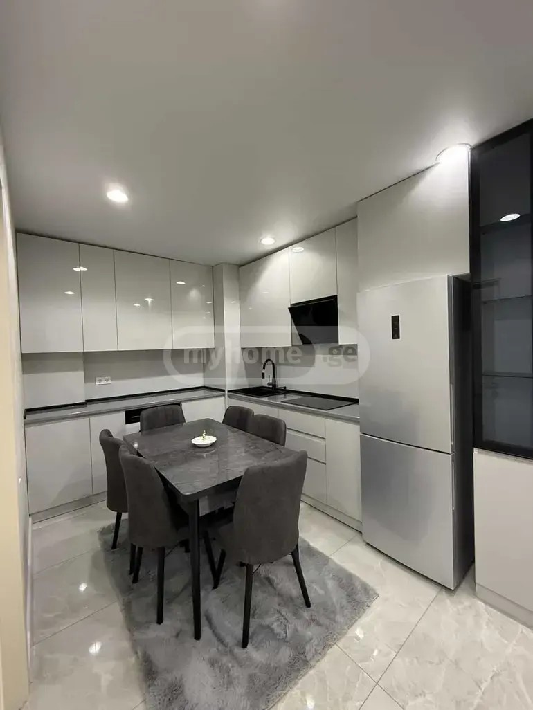 აბუსერიძე ტ. ქ. 0 - 4 rooms