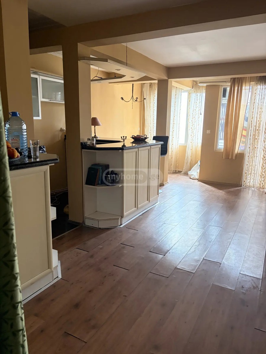 გორგილაძე ზ. ქუჩა 57 - 5 rooms