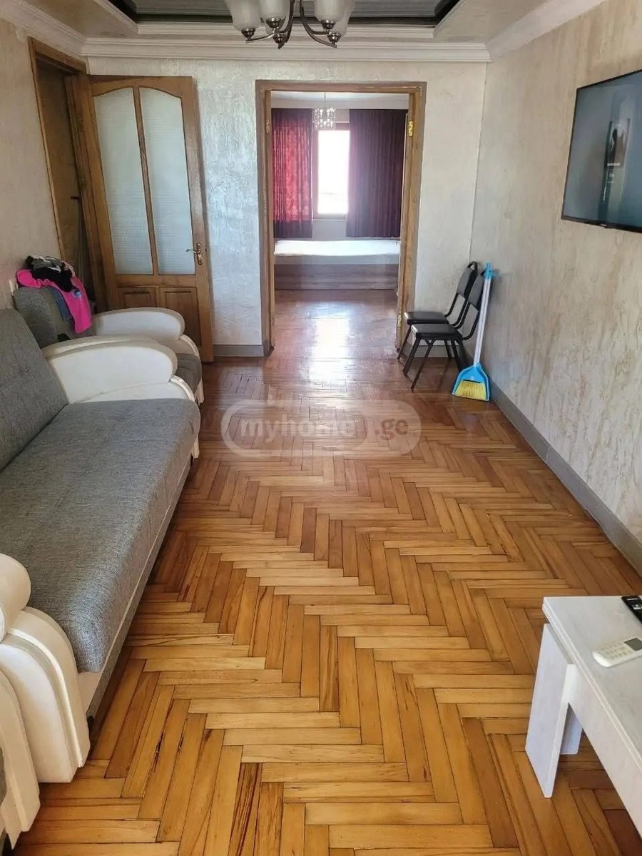 პუშკინი ა. ქ. 25 - 3 rooms