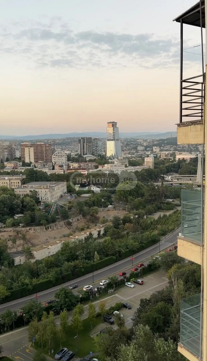 ჭავჭავაძე ი. გამზირი 5 - 4 rooms