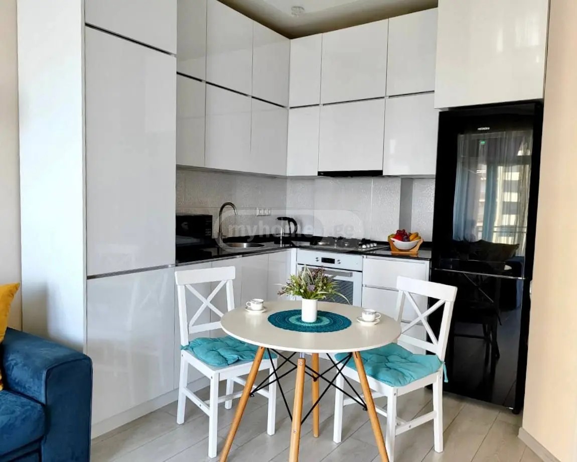 კაჩინსკი ლ. და მ. ქ. 35 - 2 rooms
