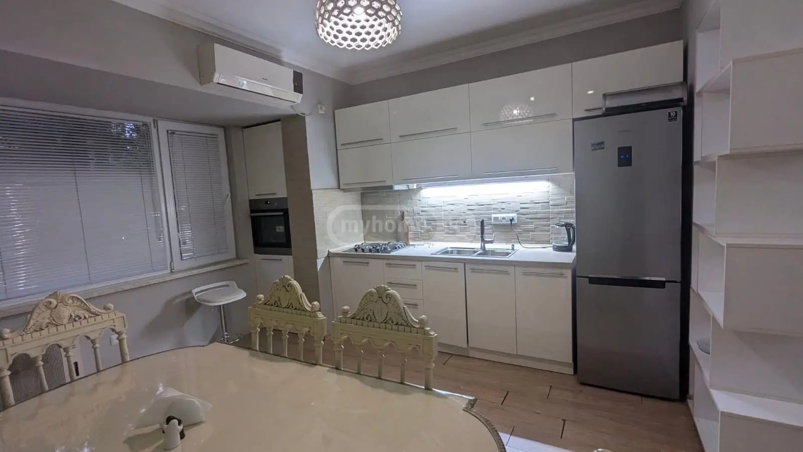 რუსთაველის შეს. 120 - 3 rooms