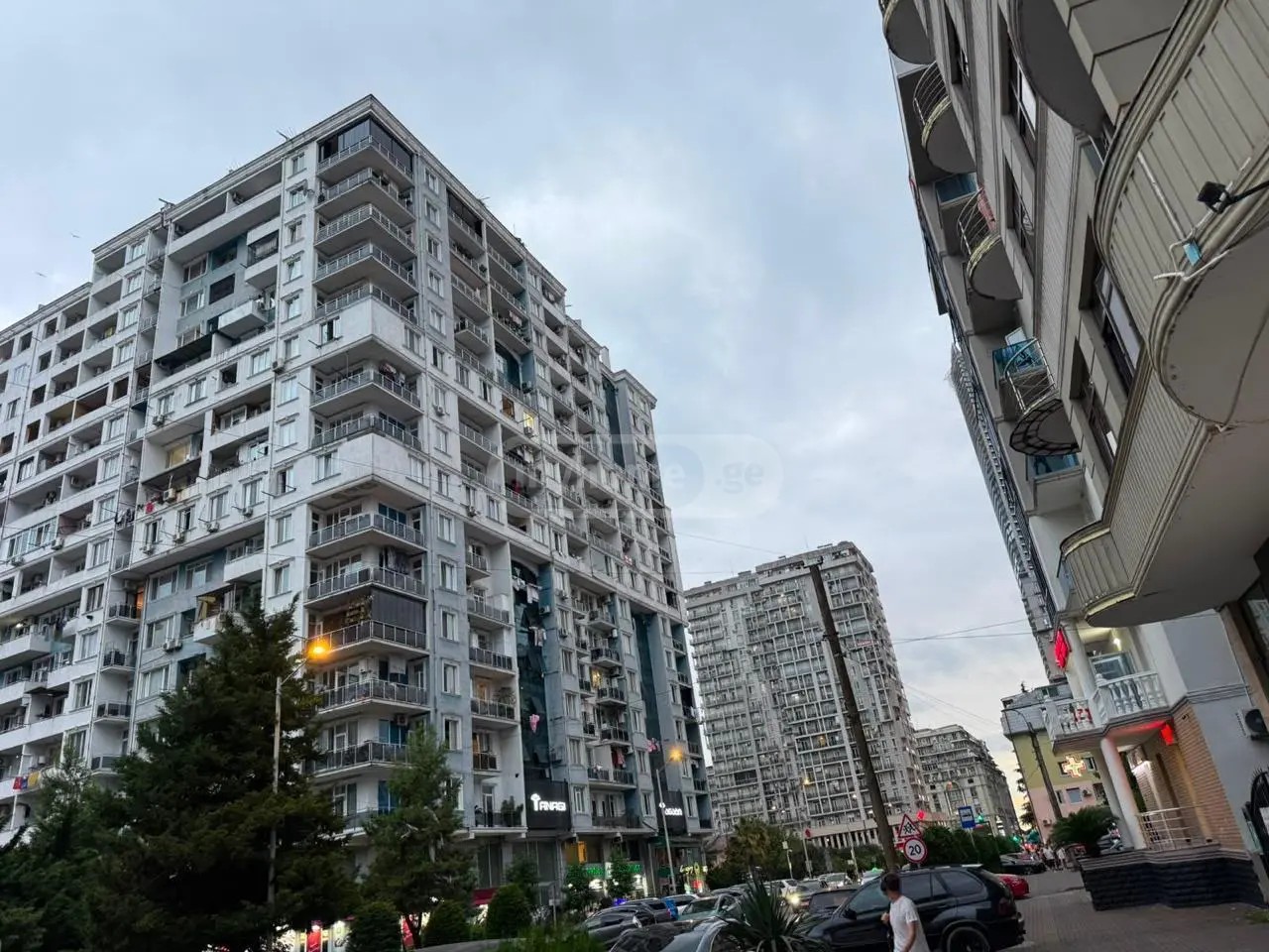 ფიროსმანის ქ. 1 - 4 rooms