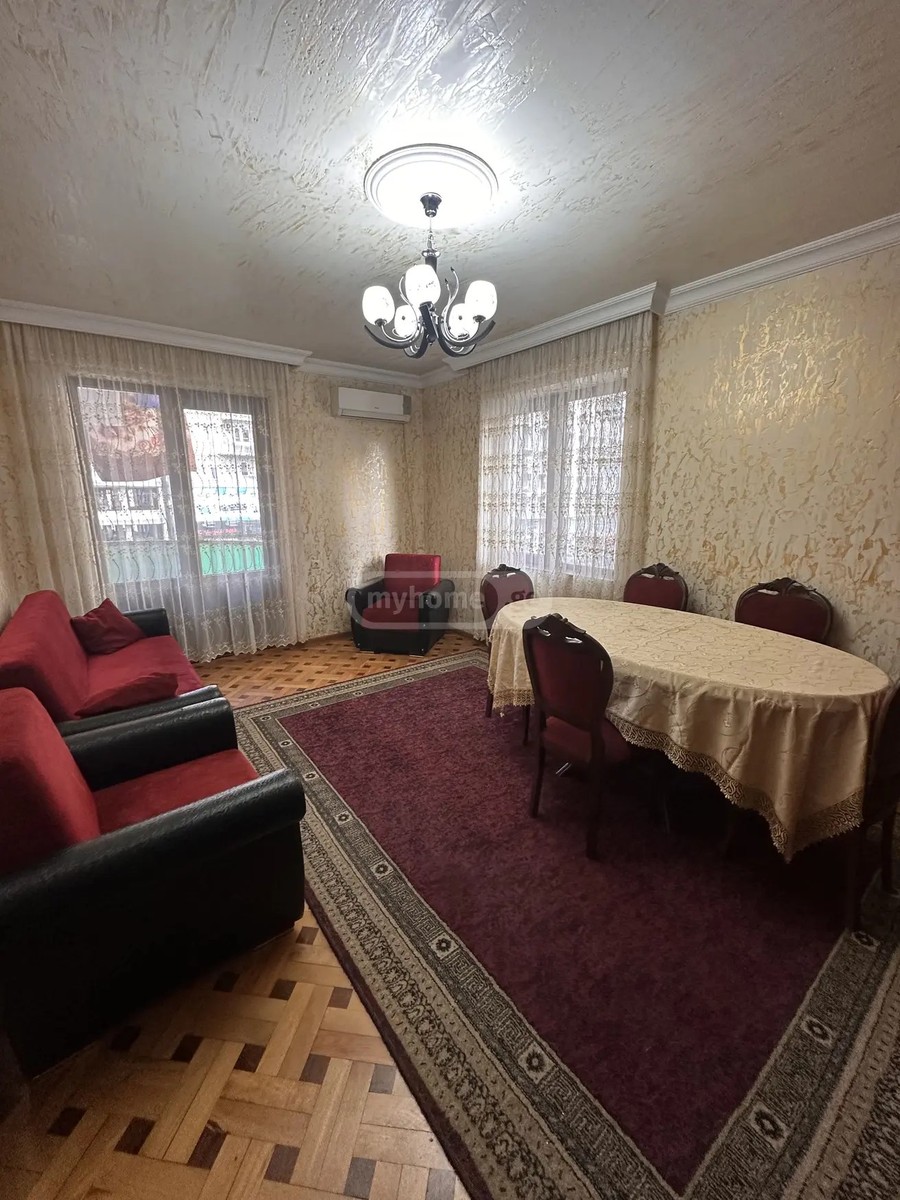 აბუსერიძე ტ. ქ. 38 - 4 rooms