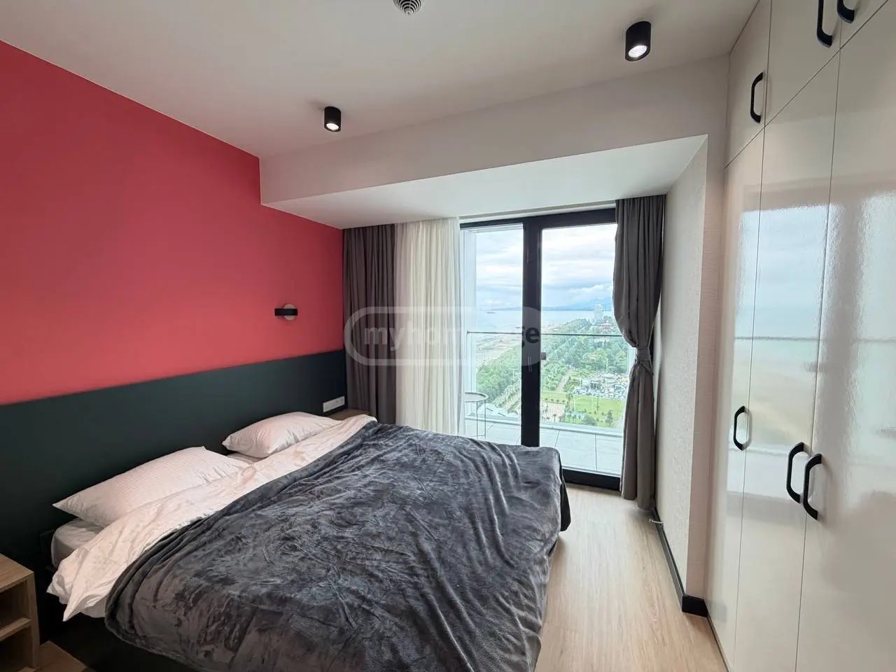 რუსთაველის ქ. 42 - 3 rooms