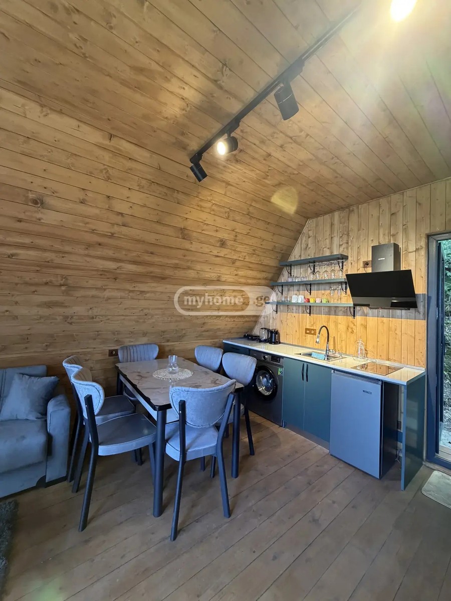ლეონიძის ქ. 4 - 4 rooms