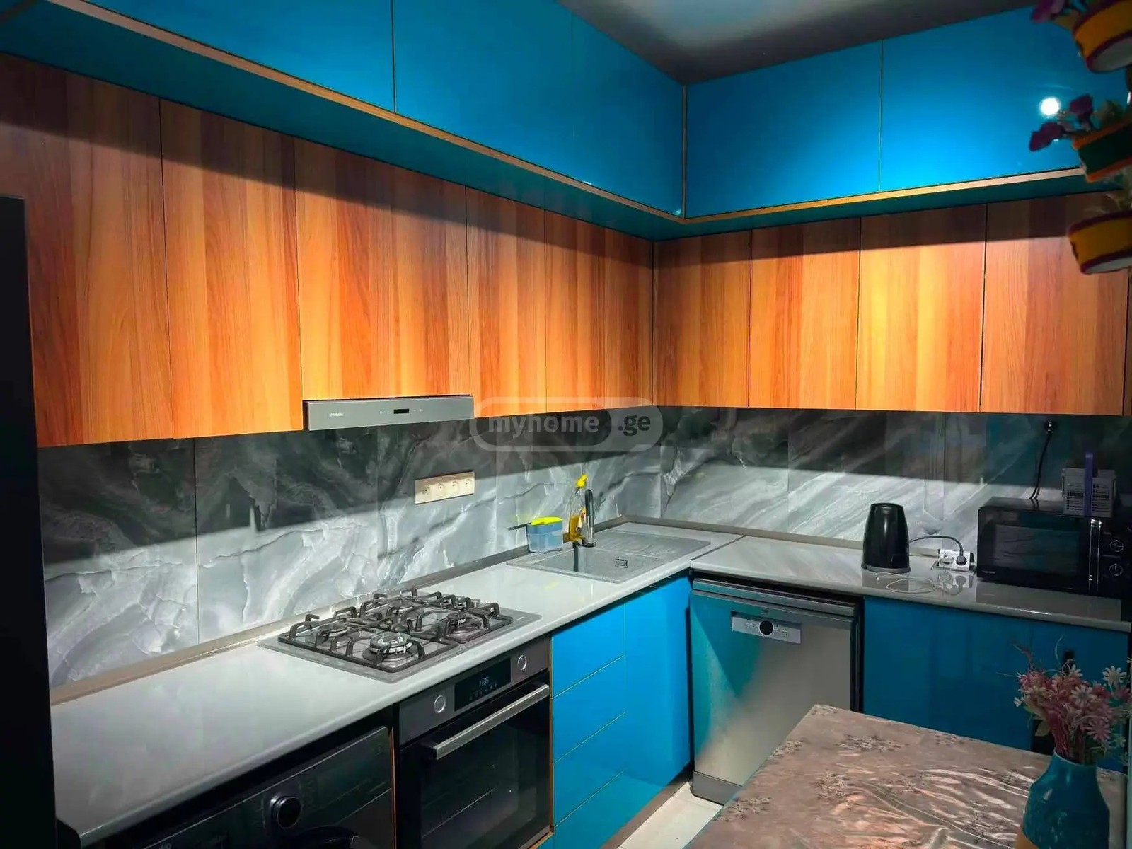 ლეონიძის ქ. 4 - 3 rooms
