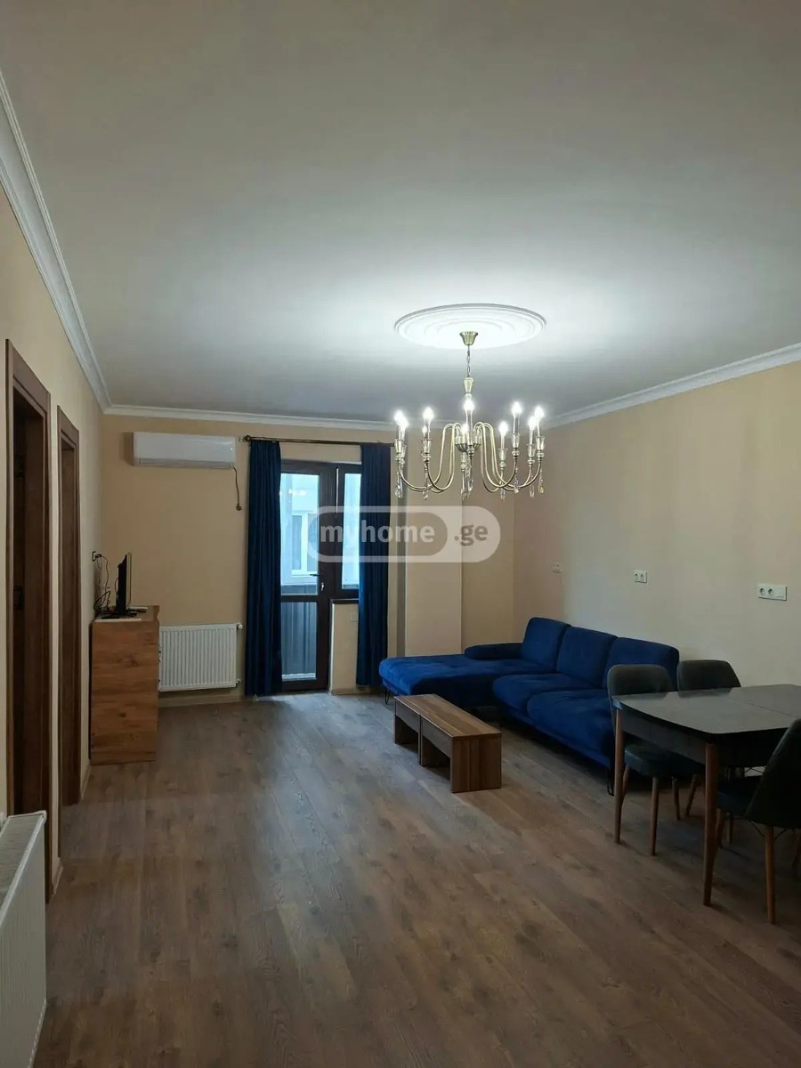 აღმაშენებლის გამზ.  - 3 rooms
