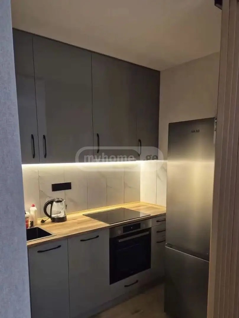აბუსერიძე ტ. ქ. 13 - 3 rooms