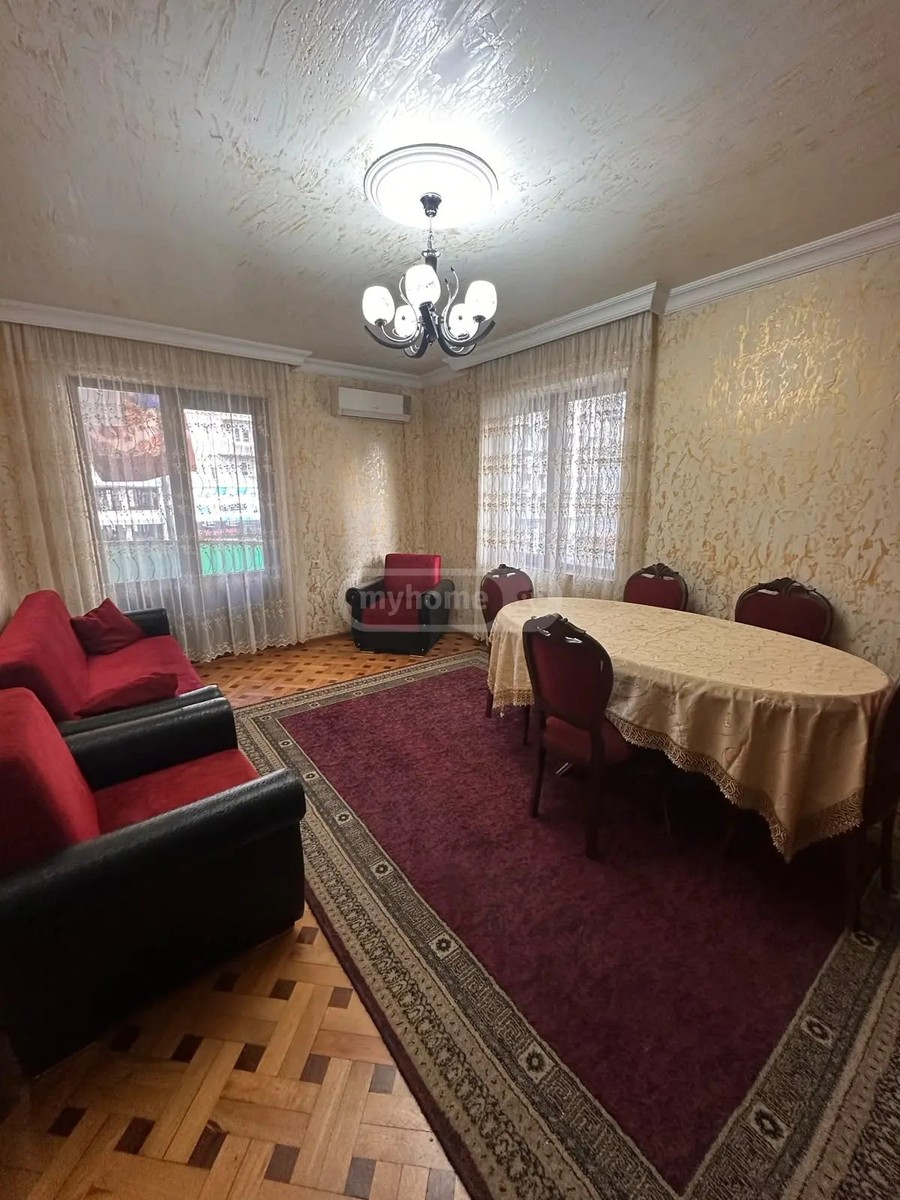 აბუსერიძე ტ. ქ. 38 - 4 rooms
