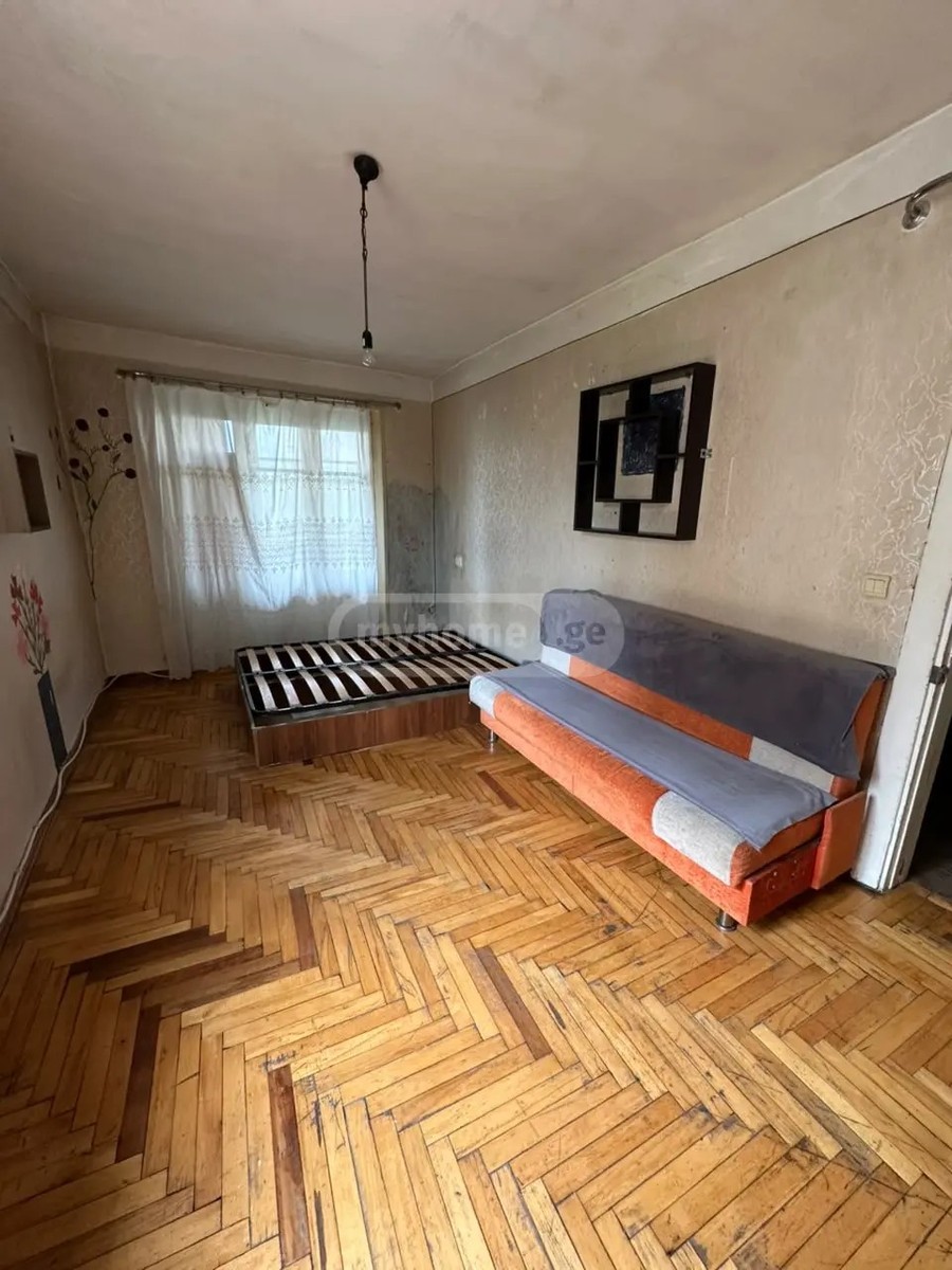 ბერი გაბრიელ სალოსის გამზ. 11 - 2 rooms