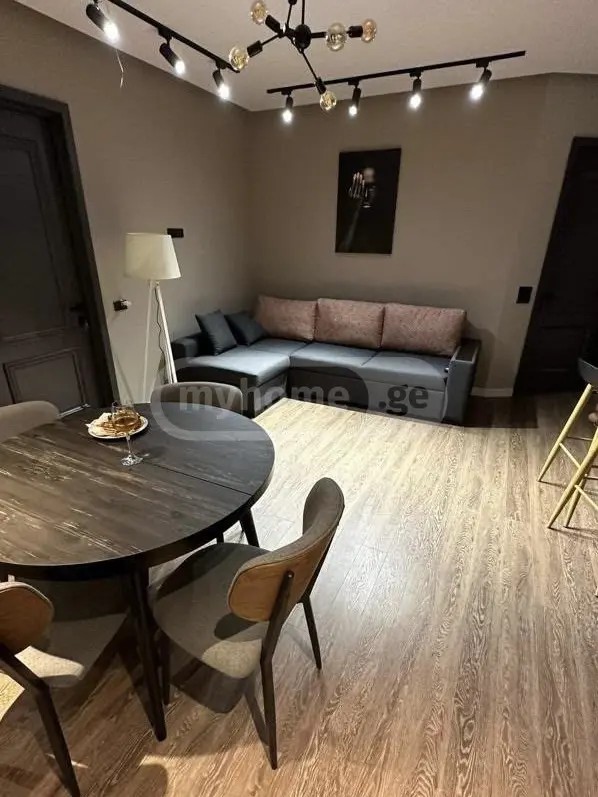 ზღვის პირის ქ. 10 - 3 rooms