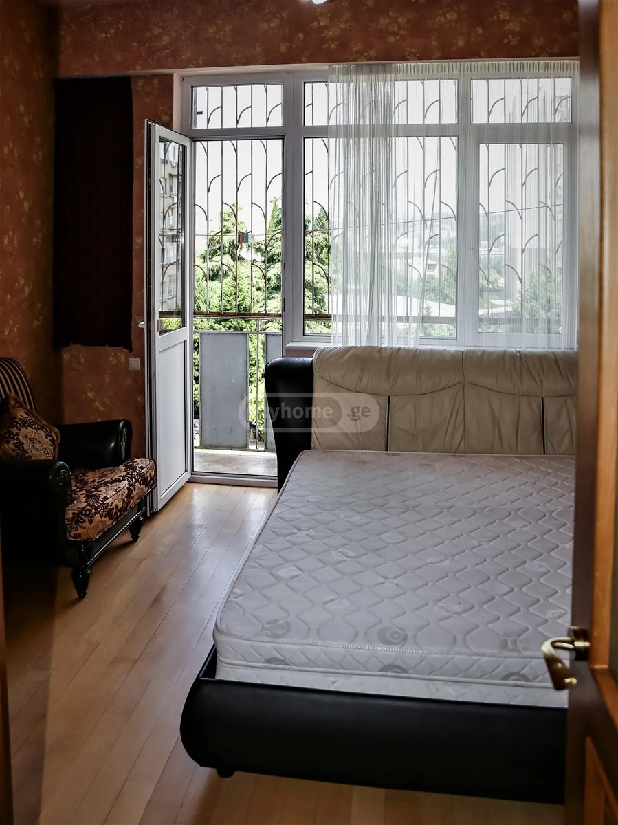 კოსტავა მ. ქ. 75 - 5 rooms