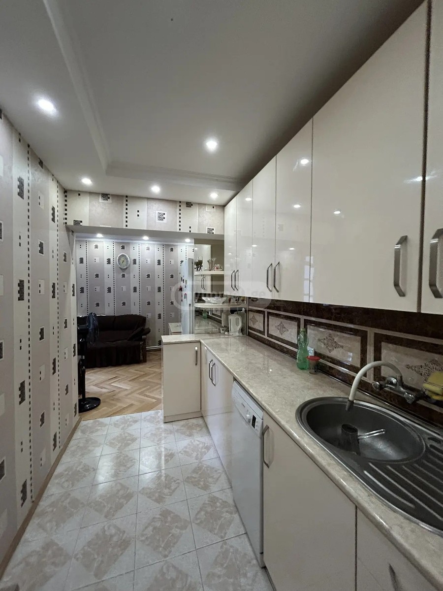 პეტრიწის ქ. 1 - 3 rooms