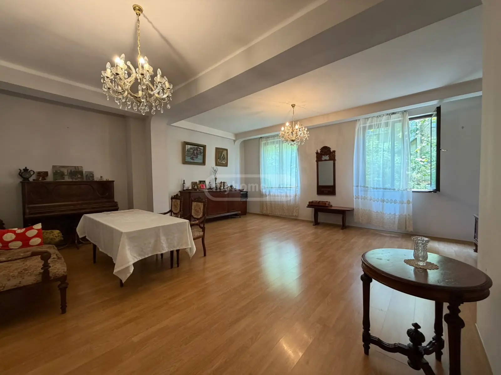 ყაზბეგის გამზ. 51 - 5 rooms