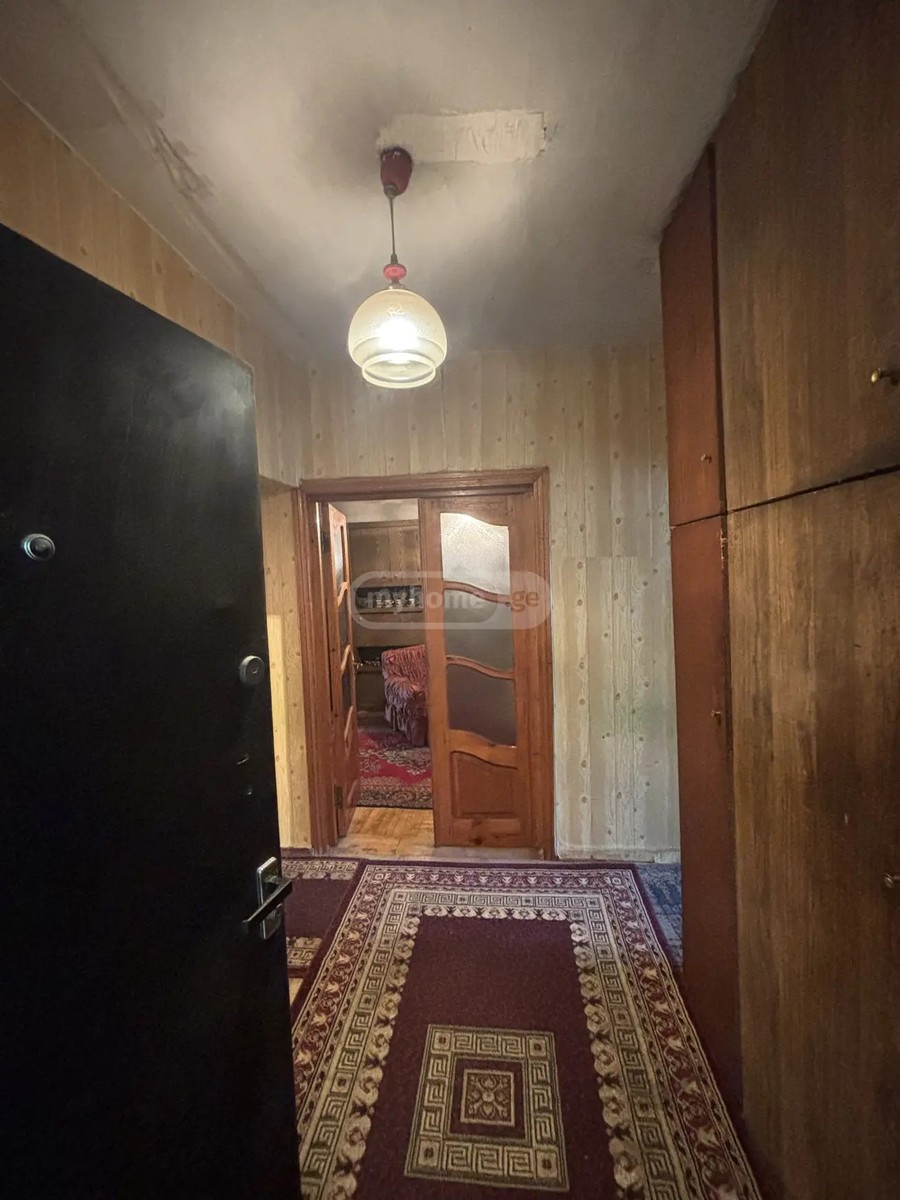 დუმბაძის გამზ. 12 - 3 rooms