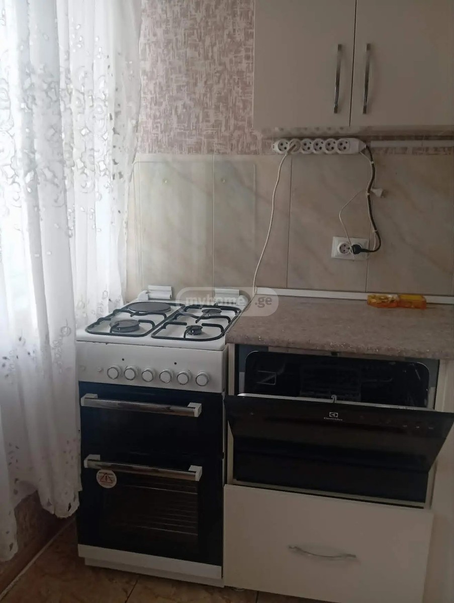 ახალგაზრდობის გამზ. 44 - 1 rooms
