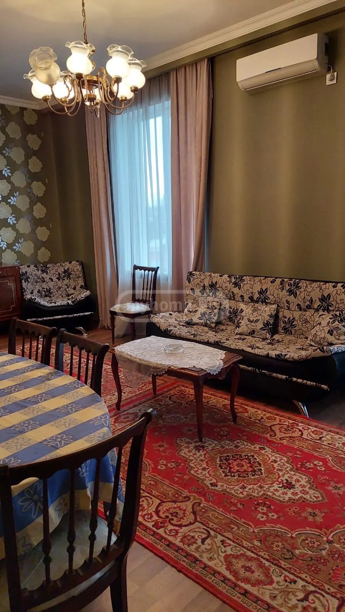 აღმაშენებლის გამზირი  - 3 rooms