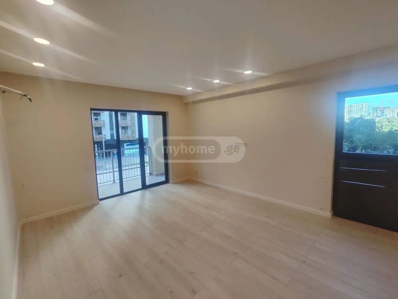 მარშალ გელოვანის გამზ. 23 - 3 rooms
