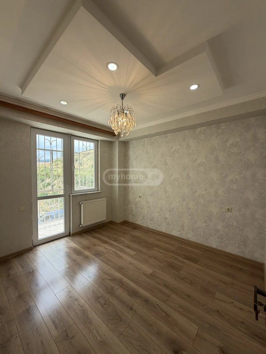 დემეტრე თავდადებულის ქუჩა 37 - 5 rooms