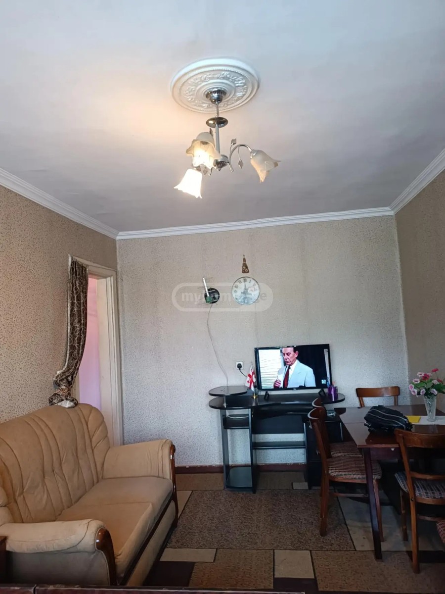 ლომოურის ქ. 11 - 1 rooms