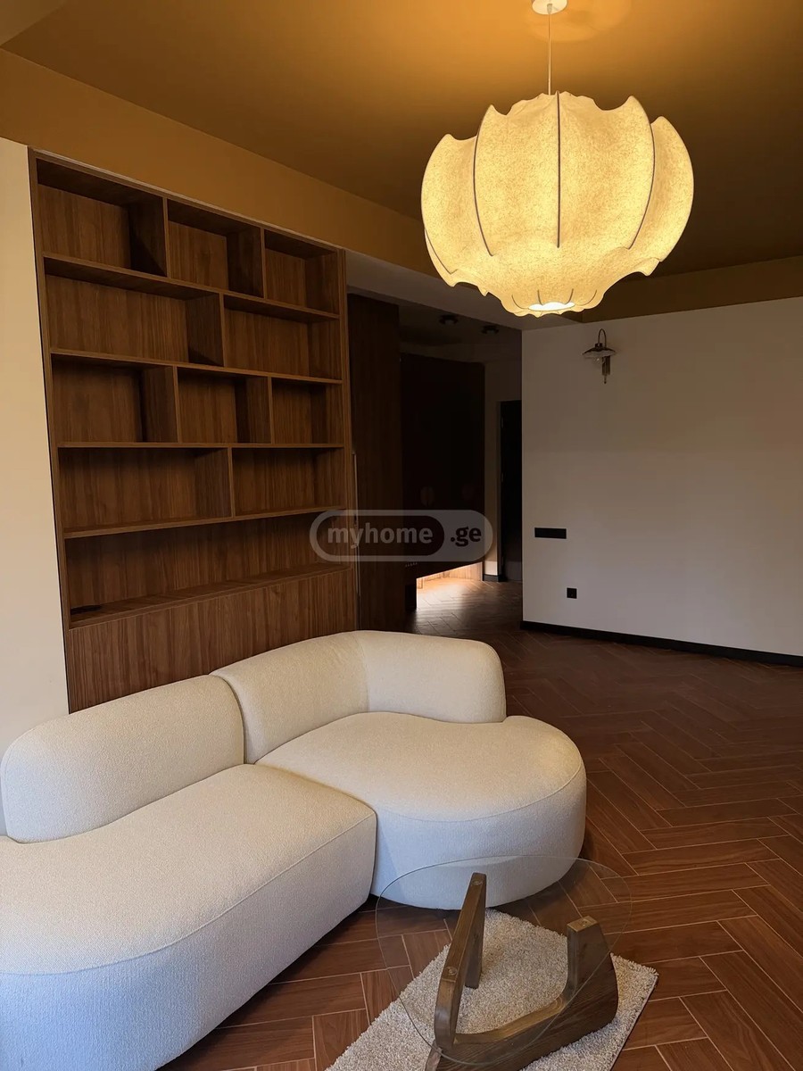 პოლიტკოვსკაია ა. ქ. (ჯიქია) 33 - 3 rooms