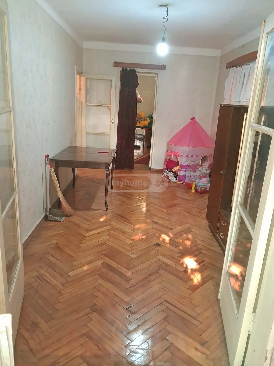 გახოკიძის ქ.  10 - 2 rooms