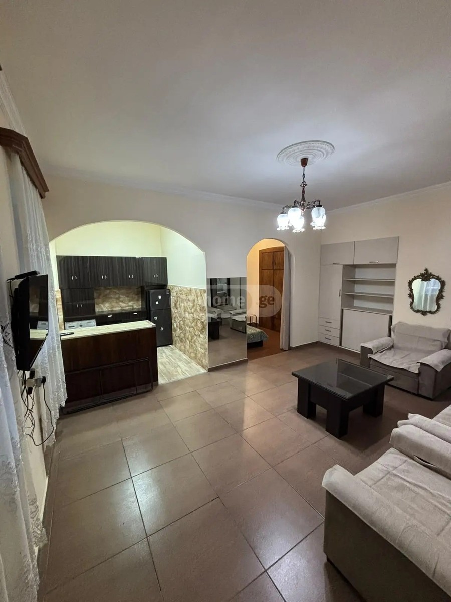 აღმაშენებლის გამზ. 106 - 1 rooms