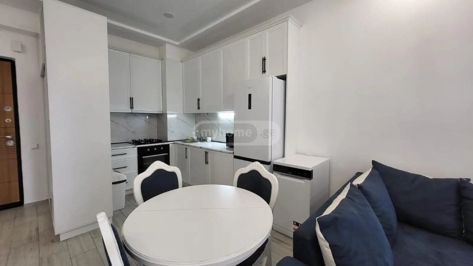 ბოჭორიშვილის ქ. 4 - 2 rooms