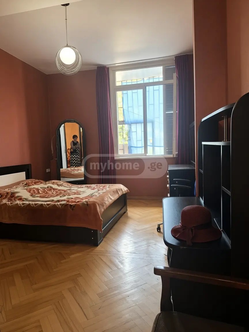 წერეთლის გამზ. 110 - 3 rooms