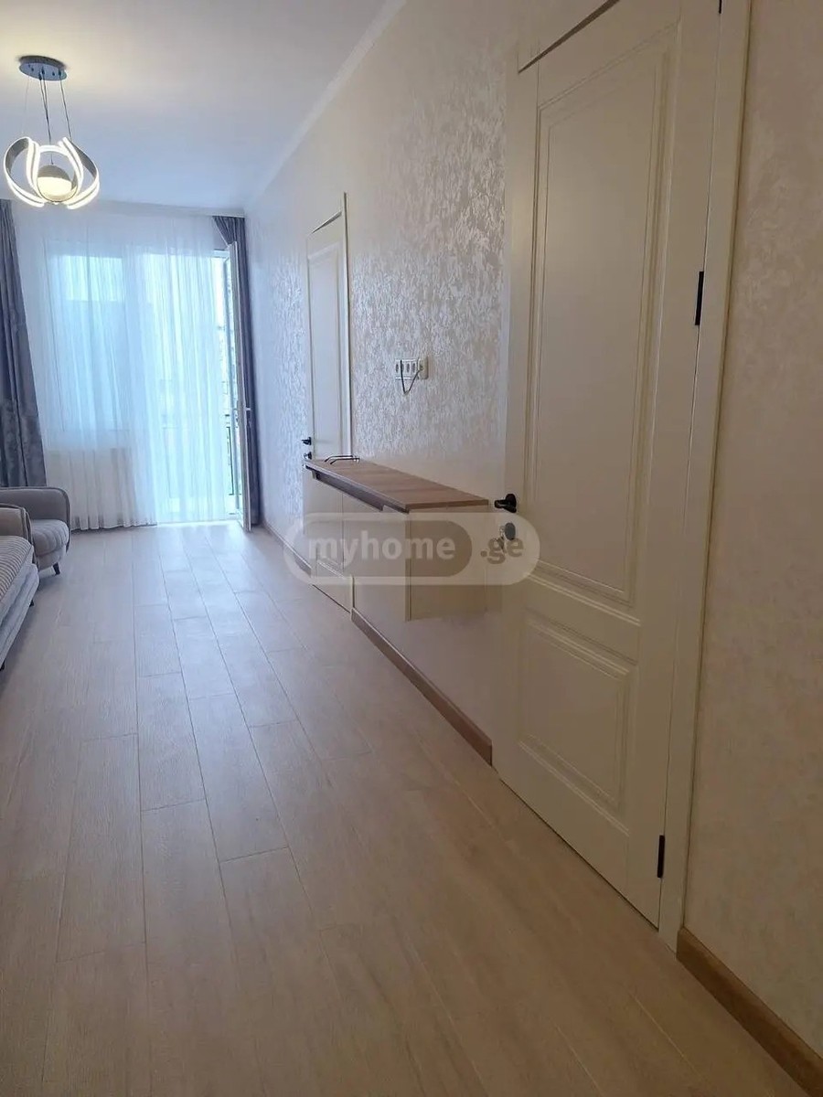 აბუსერიძე ტ. ქ. 45 - 3 rooms