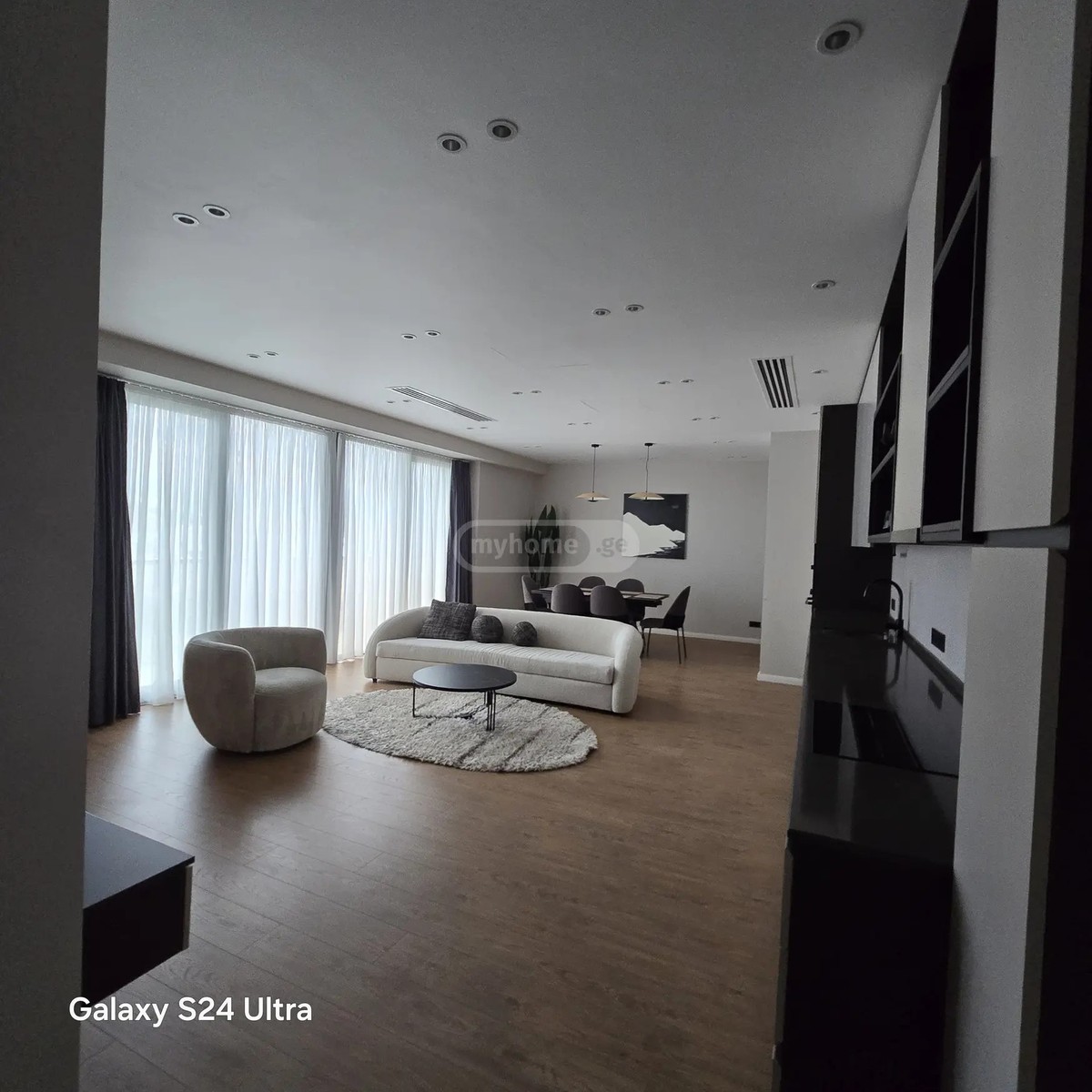 რუსთაველის ქ. 40 - 4 rooms