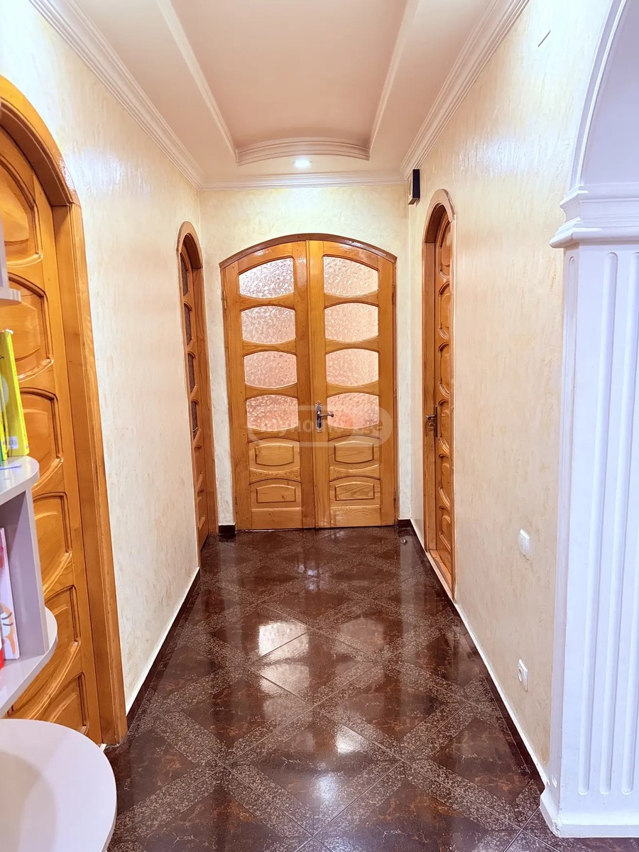 აღმაშენებლის ქ. 30 - 4 rooms
