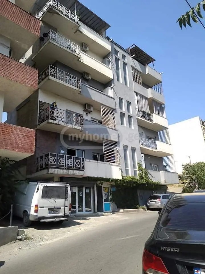ლორთქიფანიძე ო. ქ. 6ა - 5 rooms