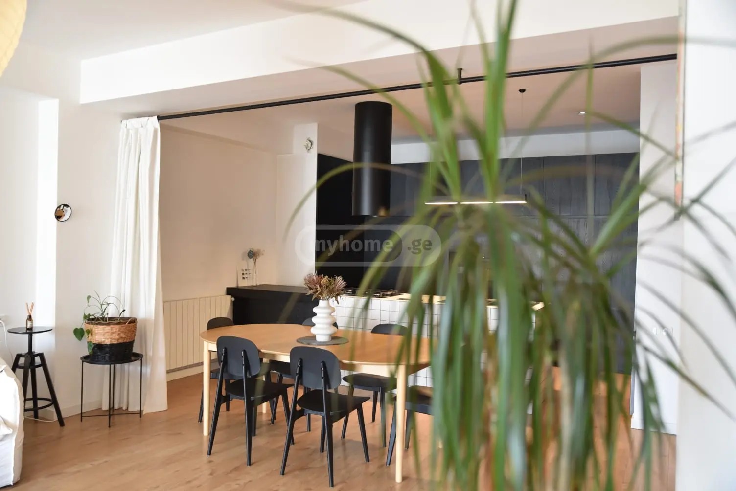 ჭავჭავაძე ი. გამზირი  - 4 rooms